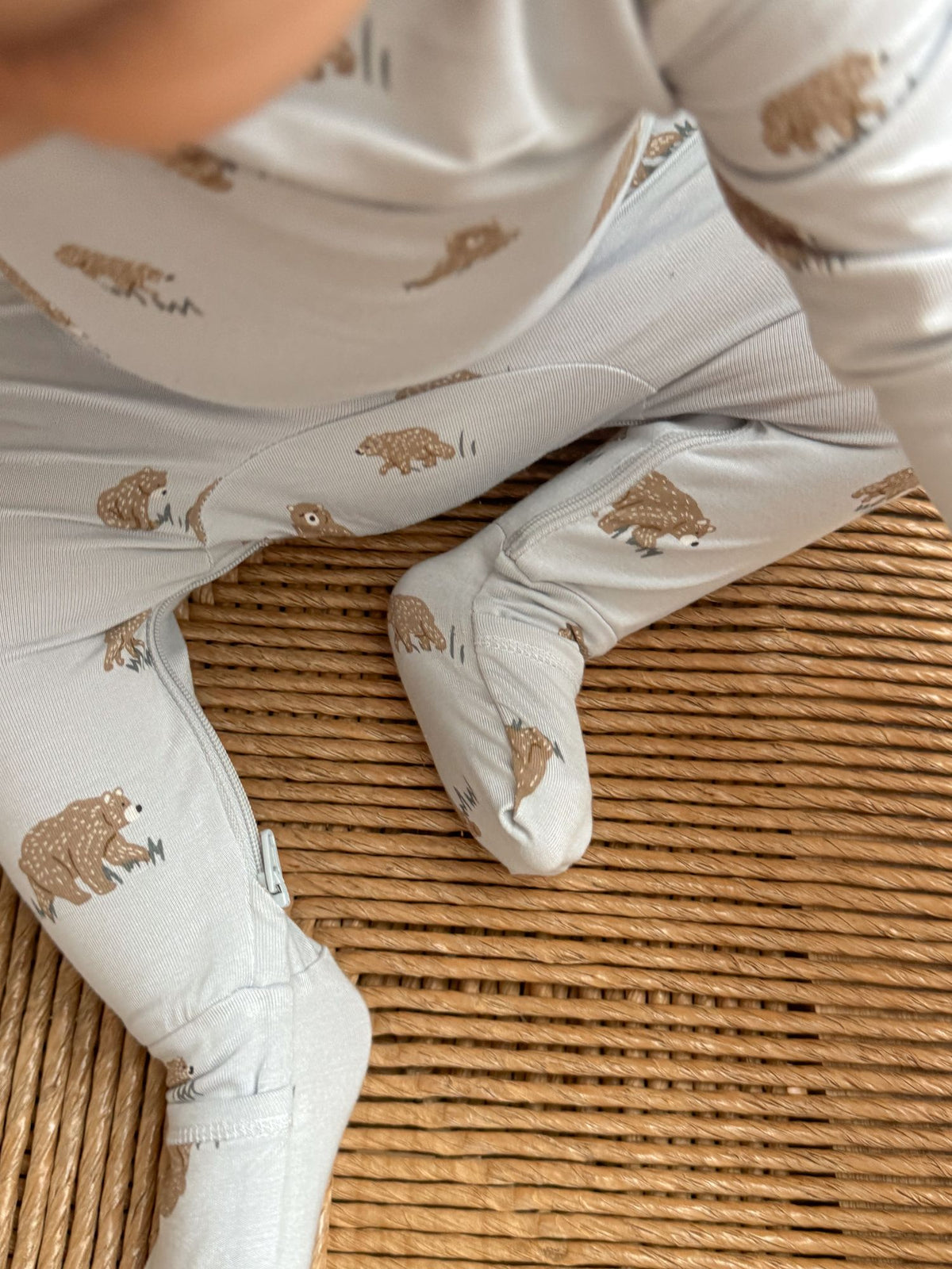Teddy-printed convertible pajama with foot covers, long sleeves, light gray fabric