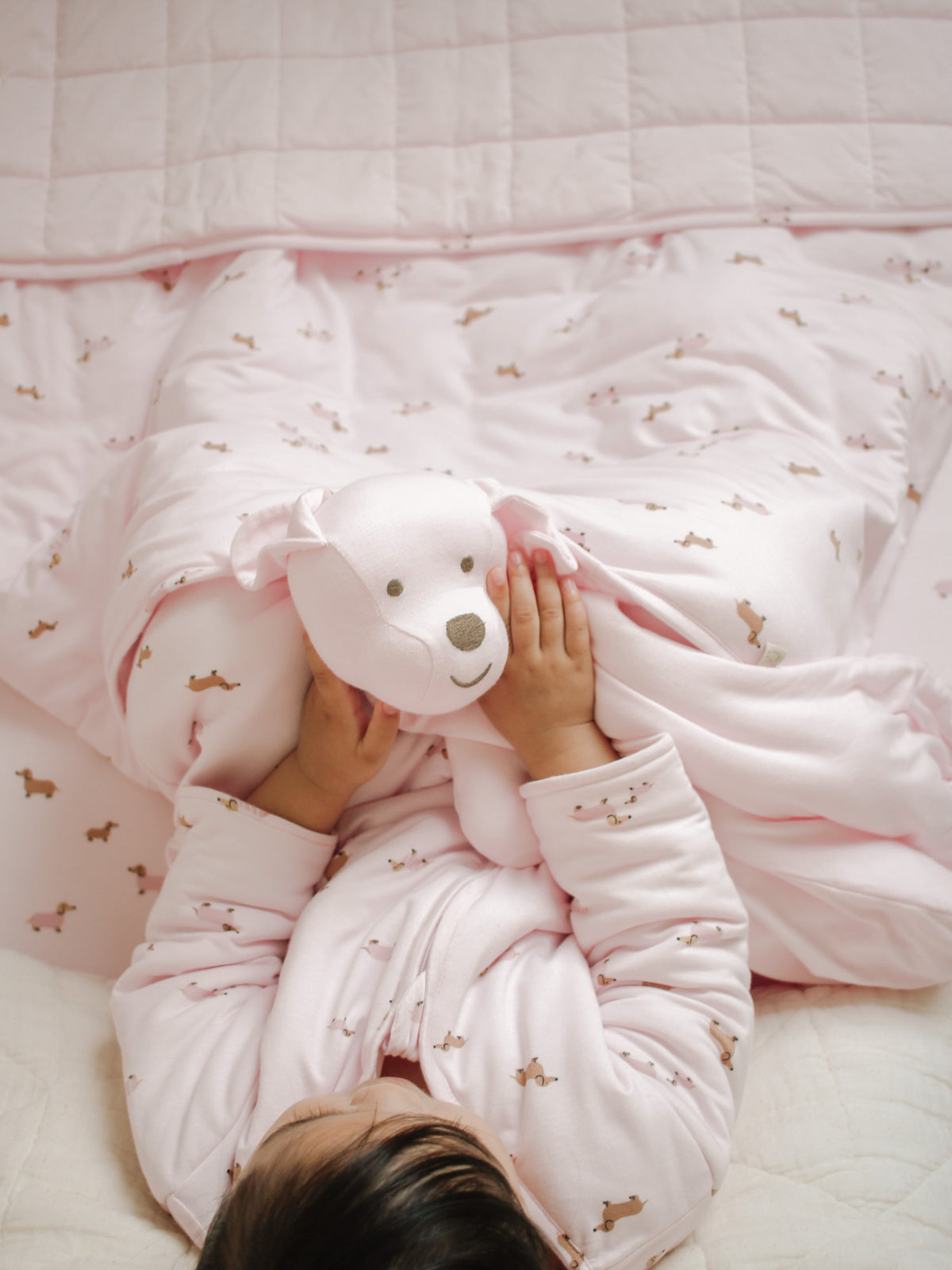 Children's cloud blanket, pink with small dog pattern and cuddly plush dog