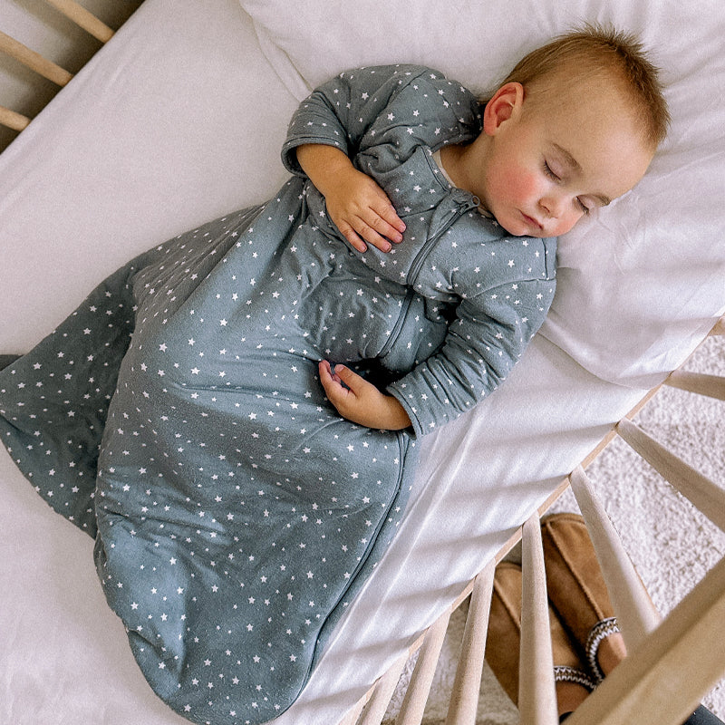 2.5 TOG long sleeve sleep sack in gray star print with fold-over hand cuffs