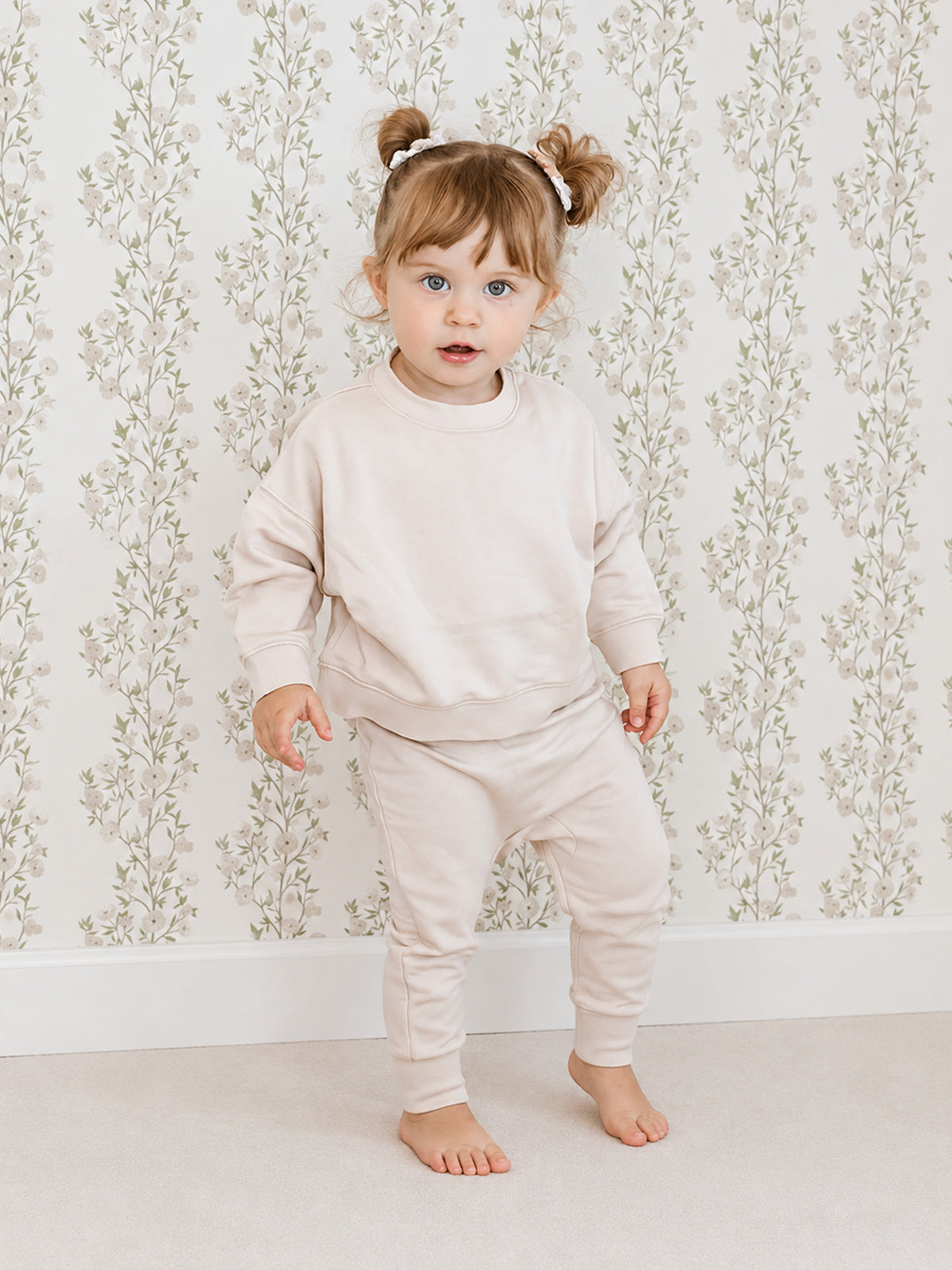 Blush fleece sweatshirt and jogger pants set, crew neck, ankle-length joggers