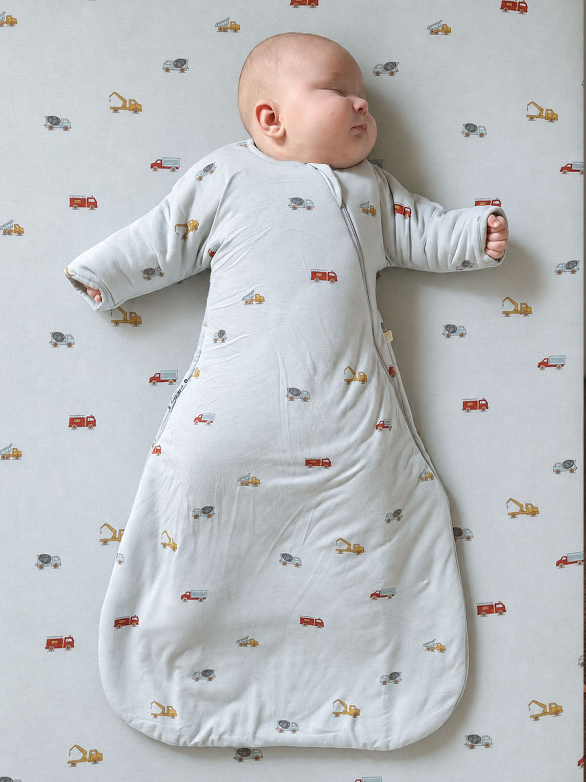 Long-sleeve swaddle sack with vehicle print, light gray, zipper front
