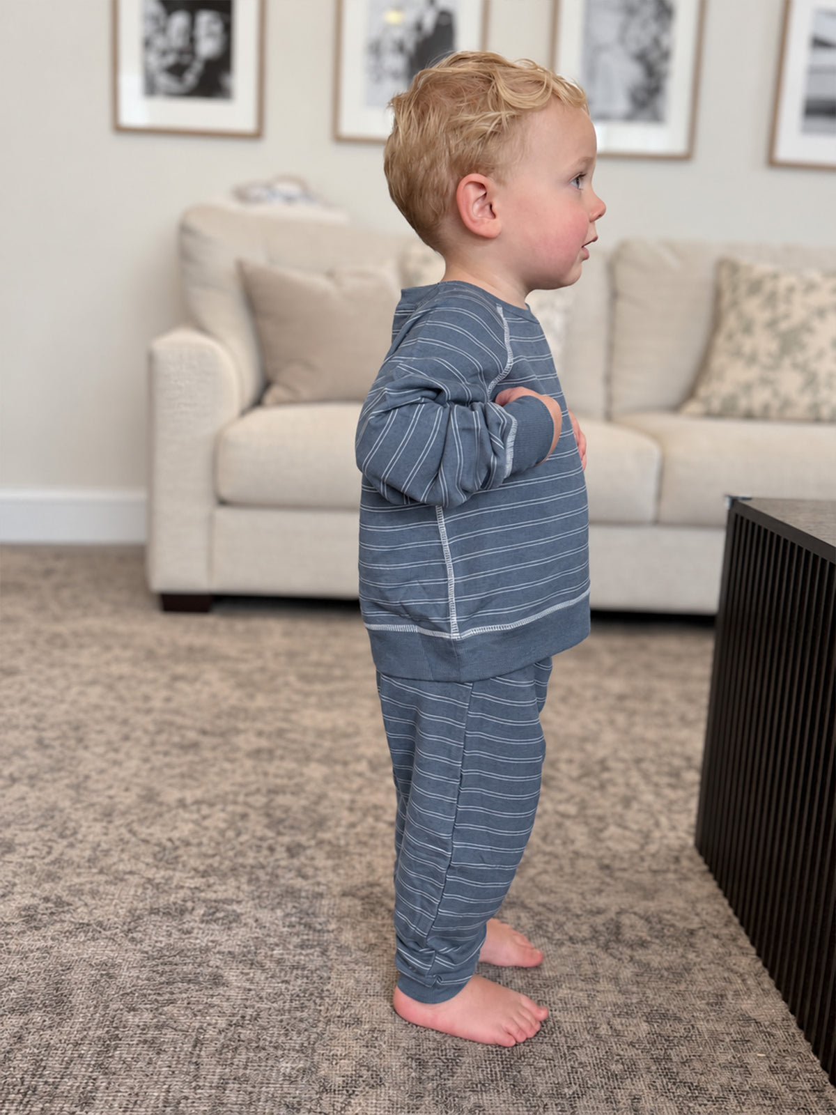 Kids blue striped fleece sweatsuit, side view hoodie with jogger pants