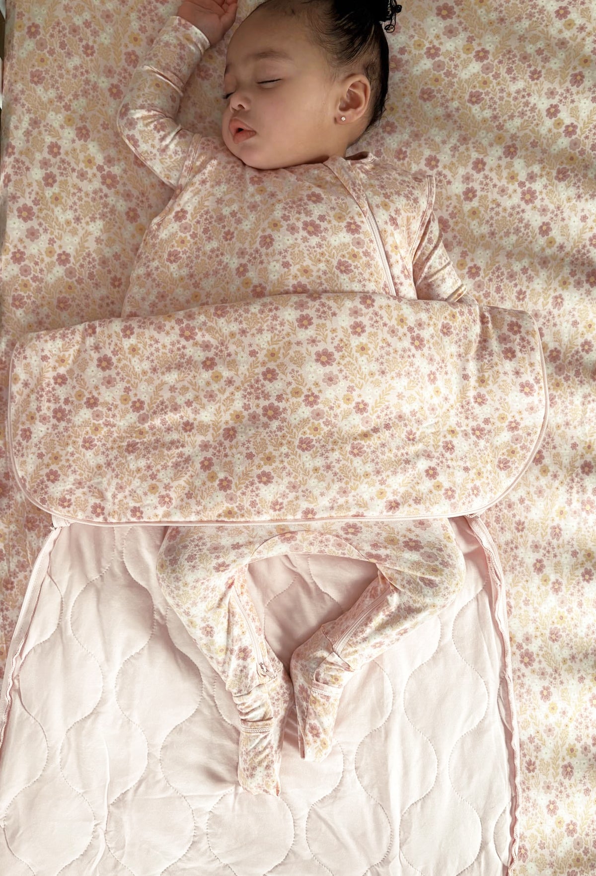 Floral sleep sack with long sleeves and front zipper, light pink and cream