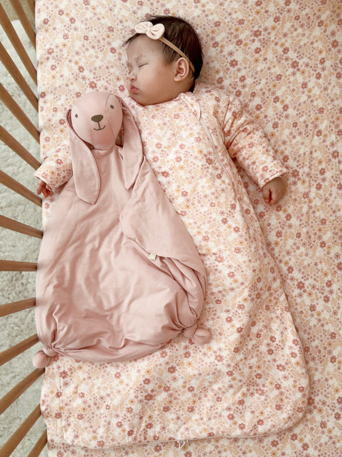 Long sleeve 1.0 TOG sleep sack, pink floral with bear applique and zip front
