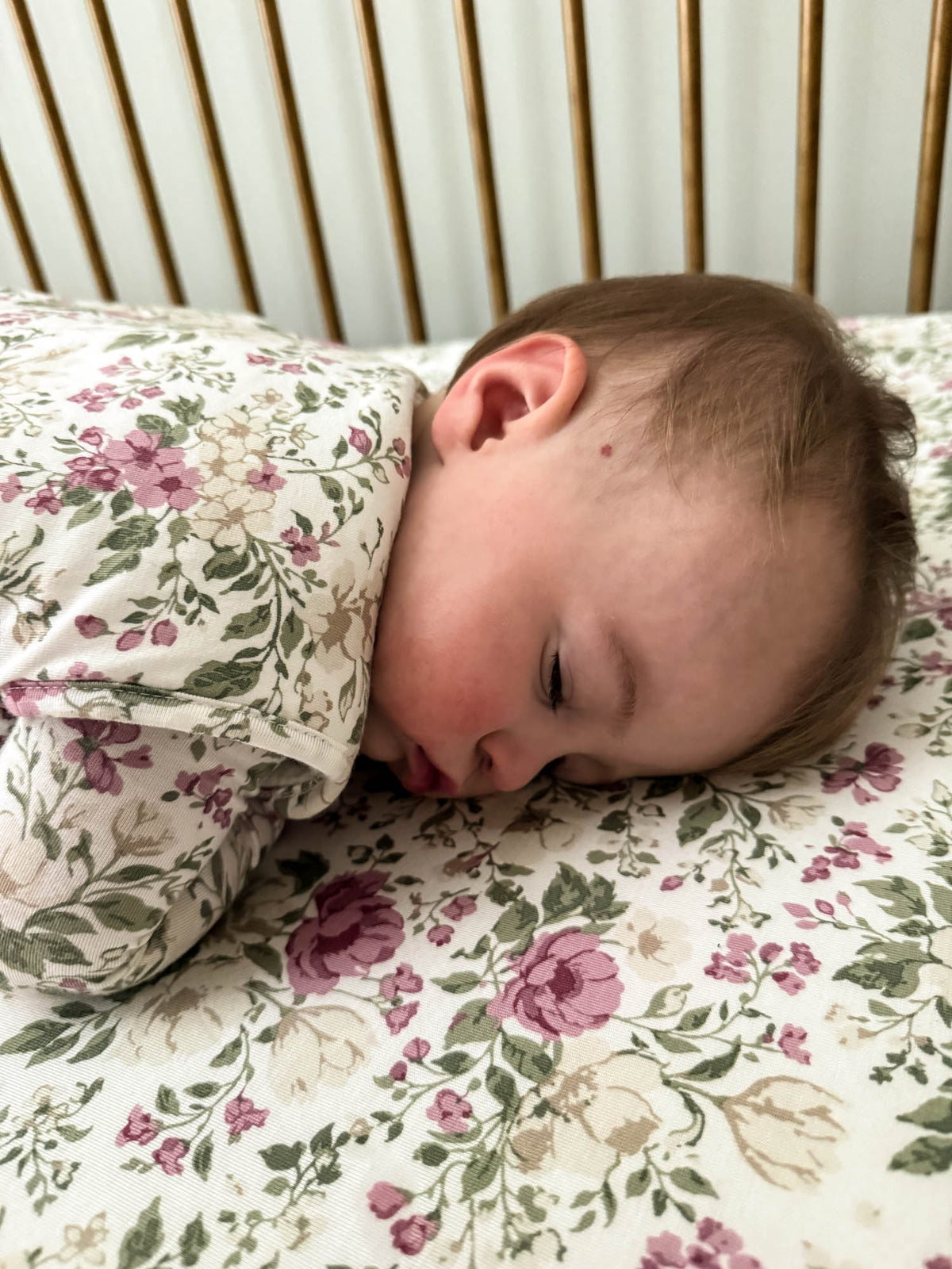 Baby sleep sack with long sleeves, cream base and mauve floral print, 2.5 TOG